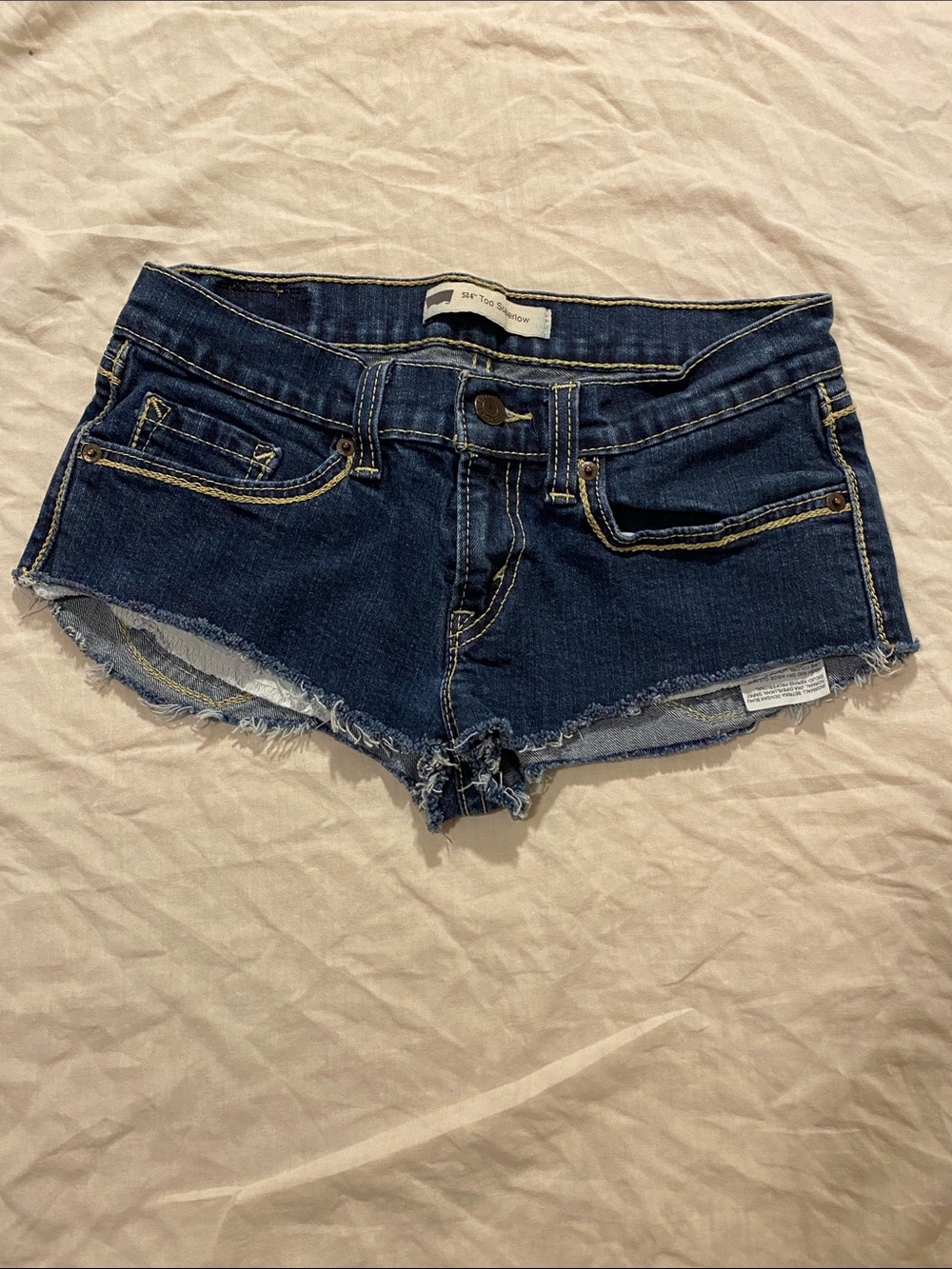 Custom Levi’s 524 Too Superlow Daisy Dukes Y2K Micro Shorts Size 27.  7 inch ris